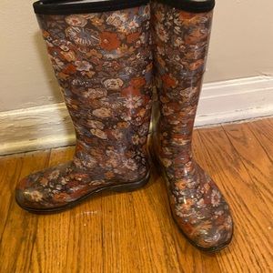 Floral Kamik rain boots